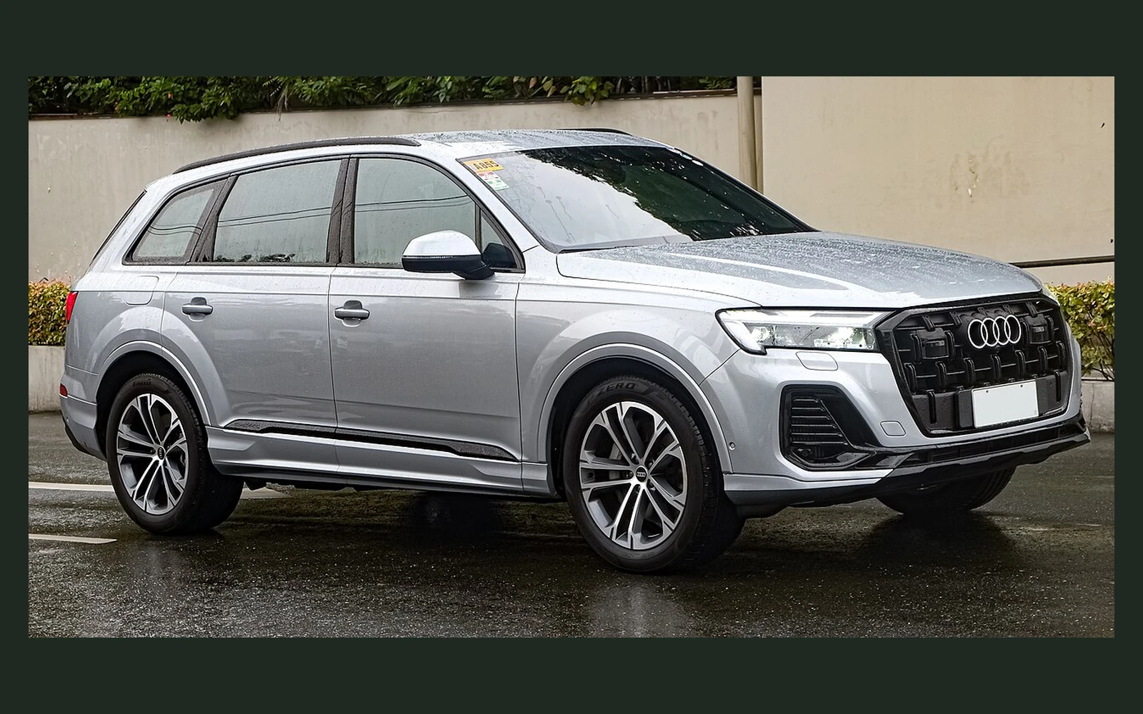 Фото модели Audi Q7