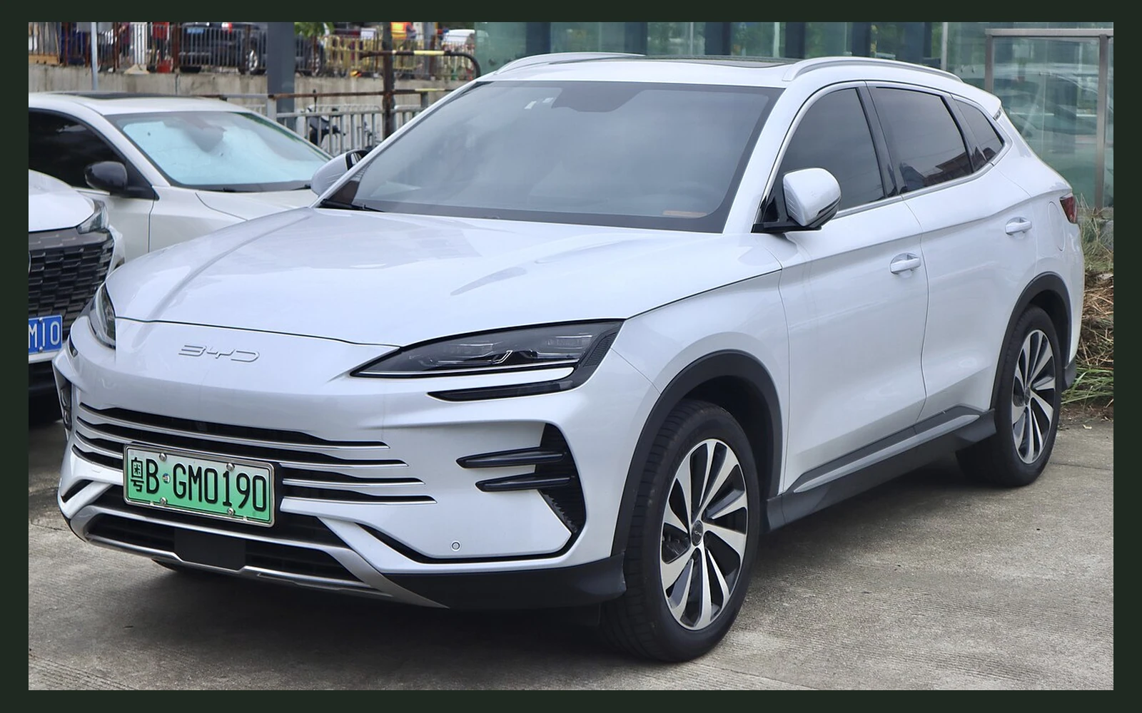 Фото модели BYD Song Plus