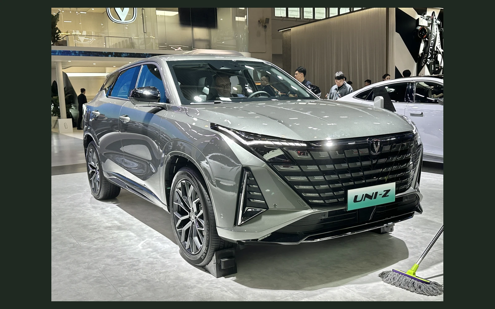 Фото модели Changan UNI-Z