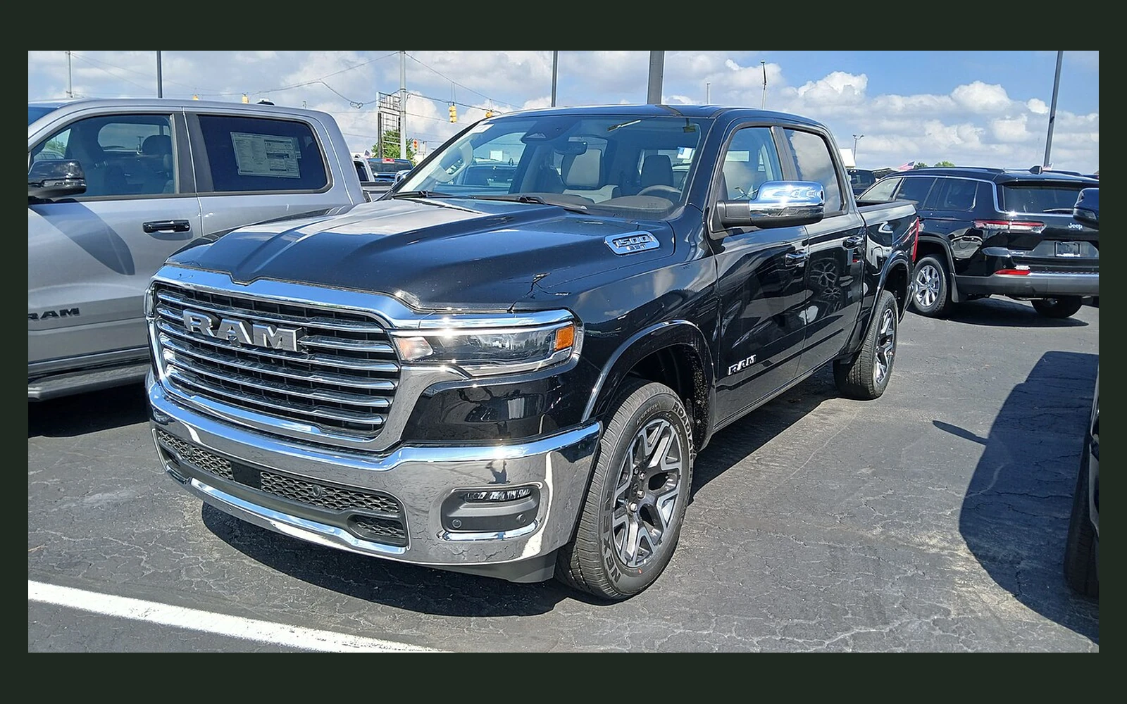 Фото модели RAM 1500