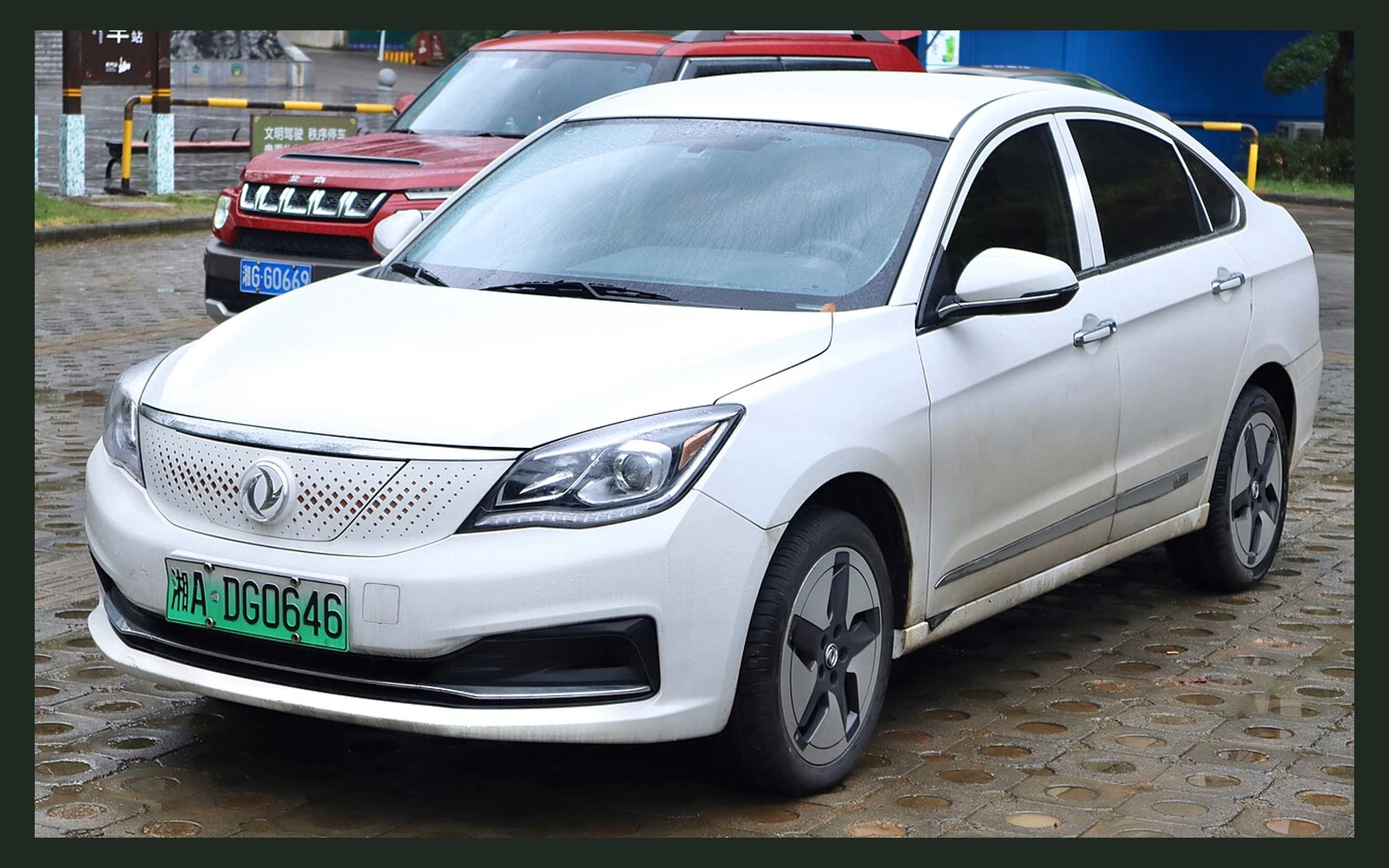 Фото модели Dongfeng Aeolus E70
