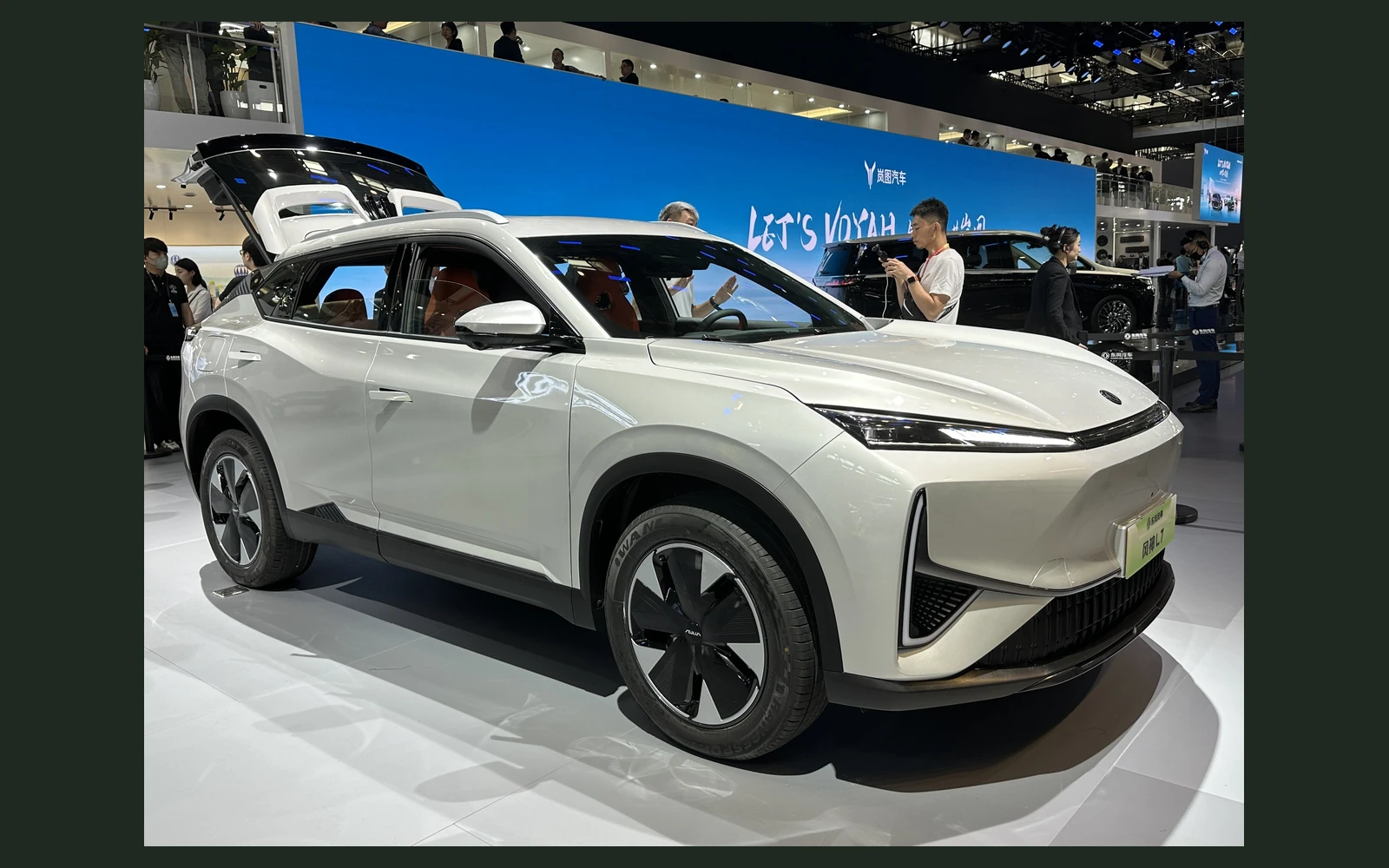 Фото модели Dongfeng Aeolus L7
