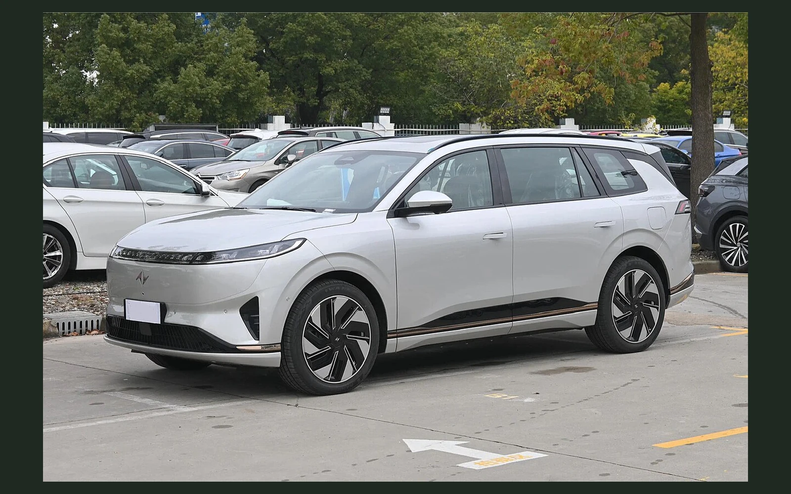 Фото модели Dongfeng eπ 008