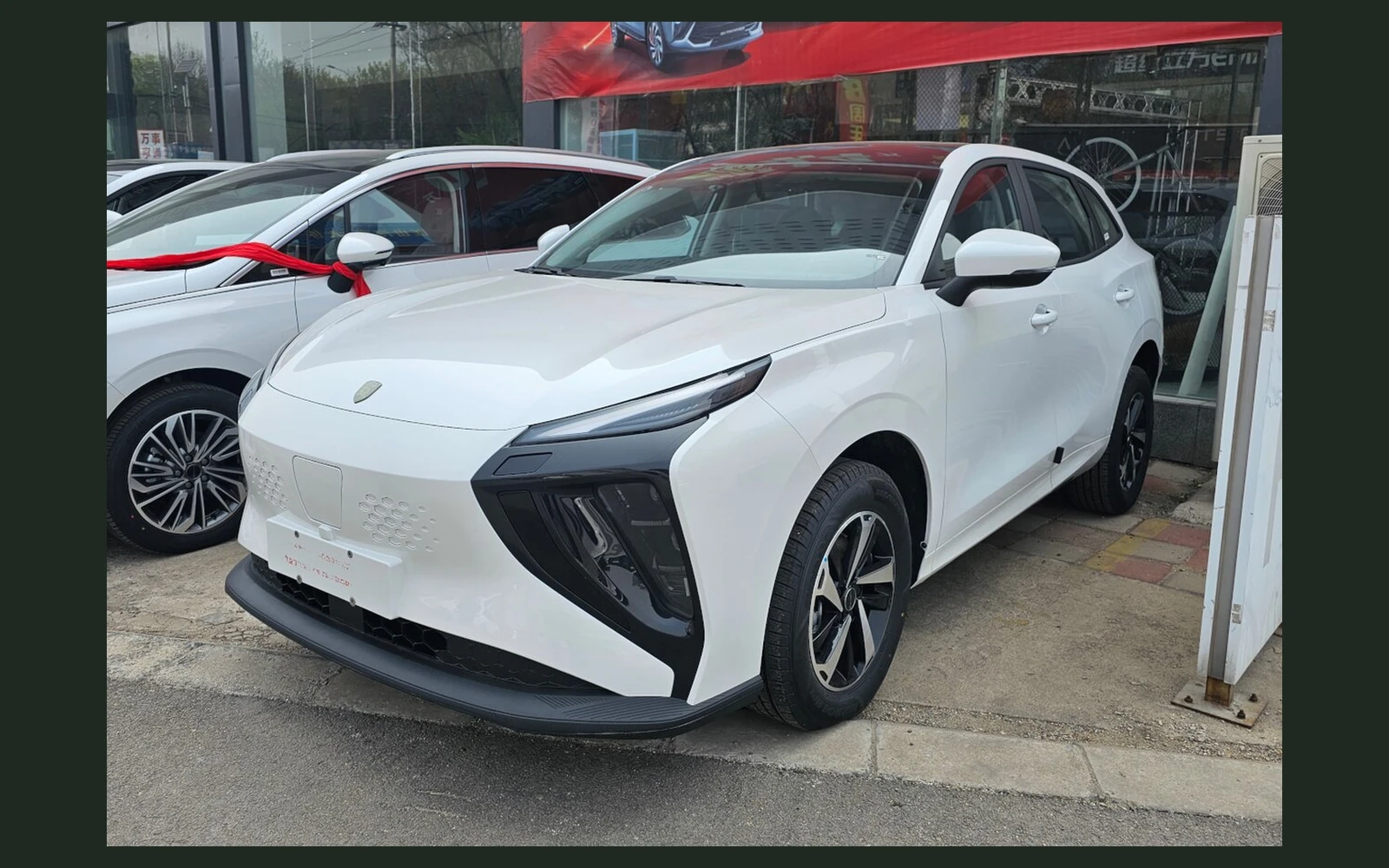 Фото модели Dongfeng Forthing Thunder