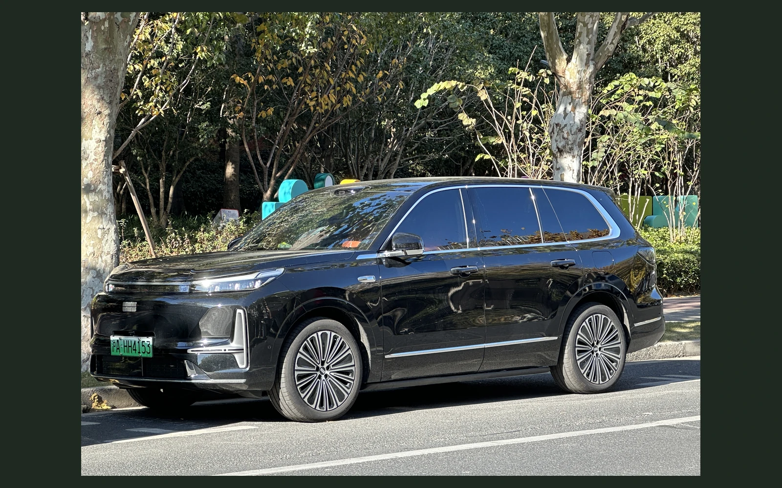 Фото модели Geely Galaxy M9