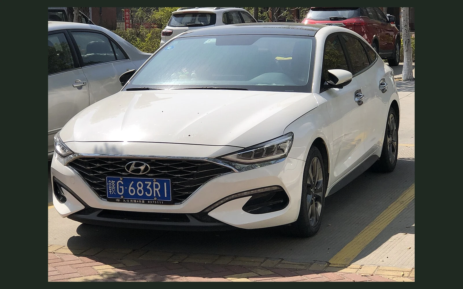 Фото модели Hyundai Lafesta
