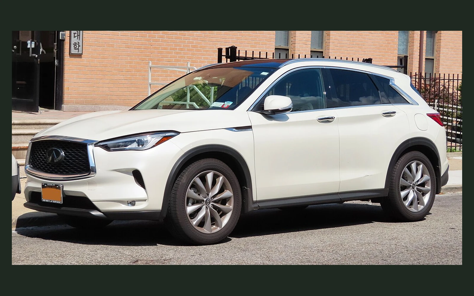 Фото модели Infiniti QX50