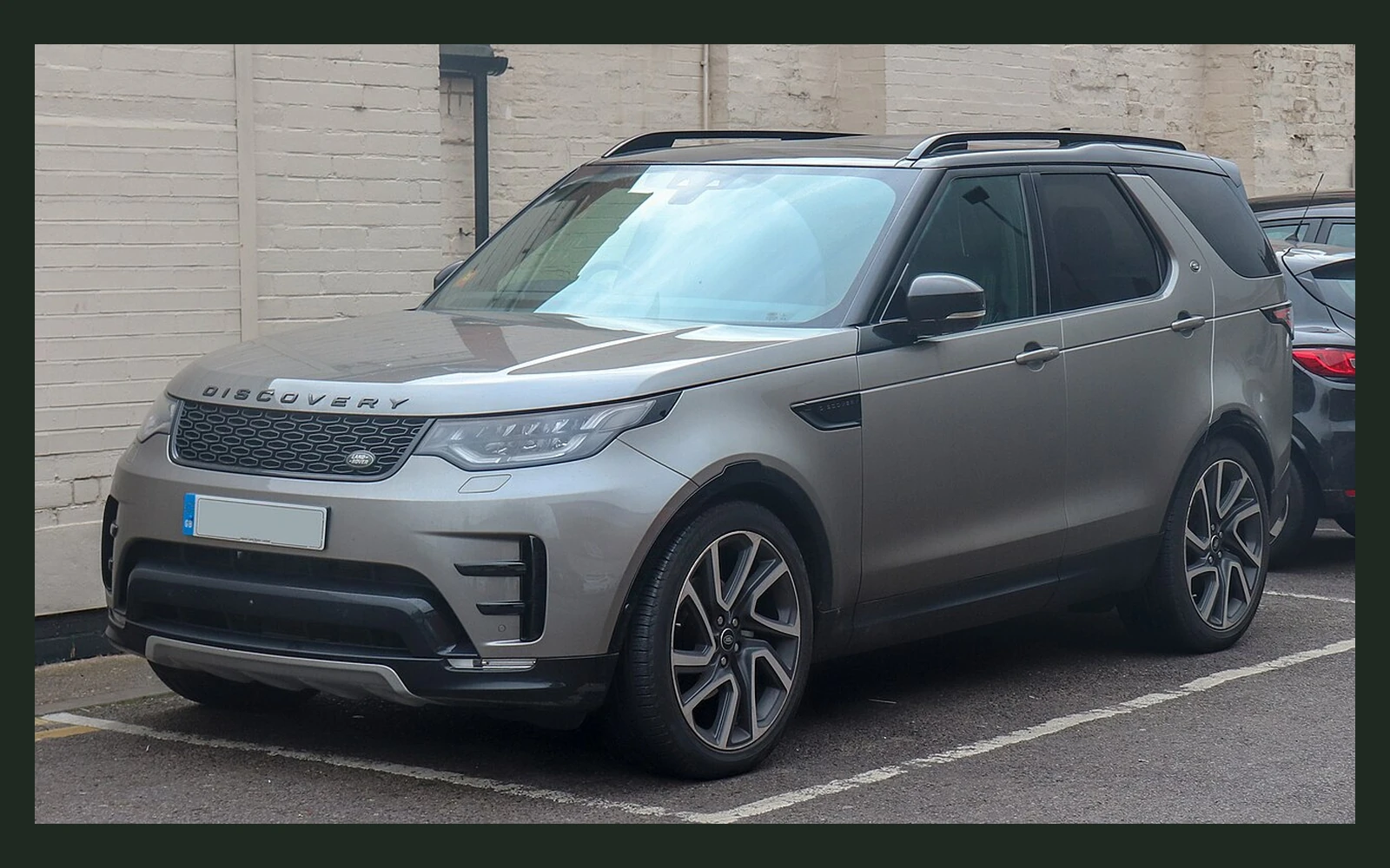 Фото модели Land Rover Discovery