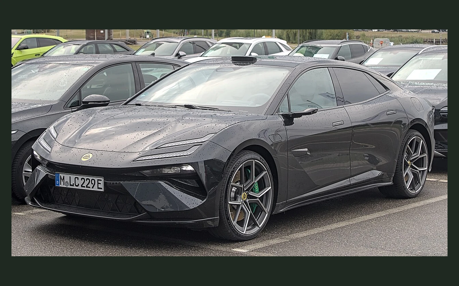 Фото модели Lotus Emeya