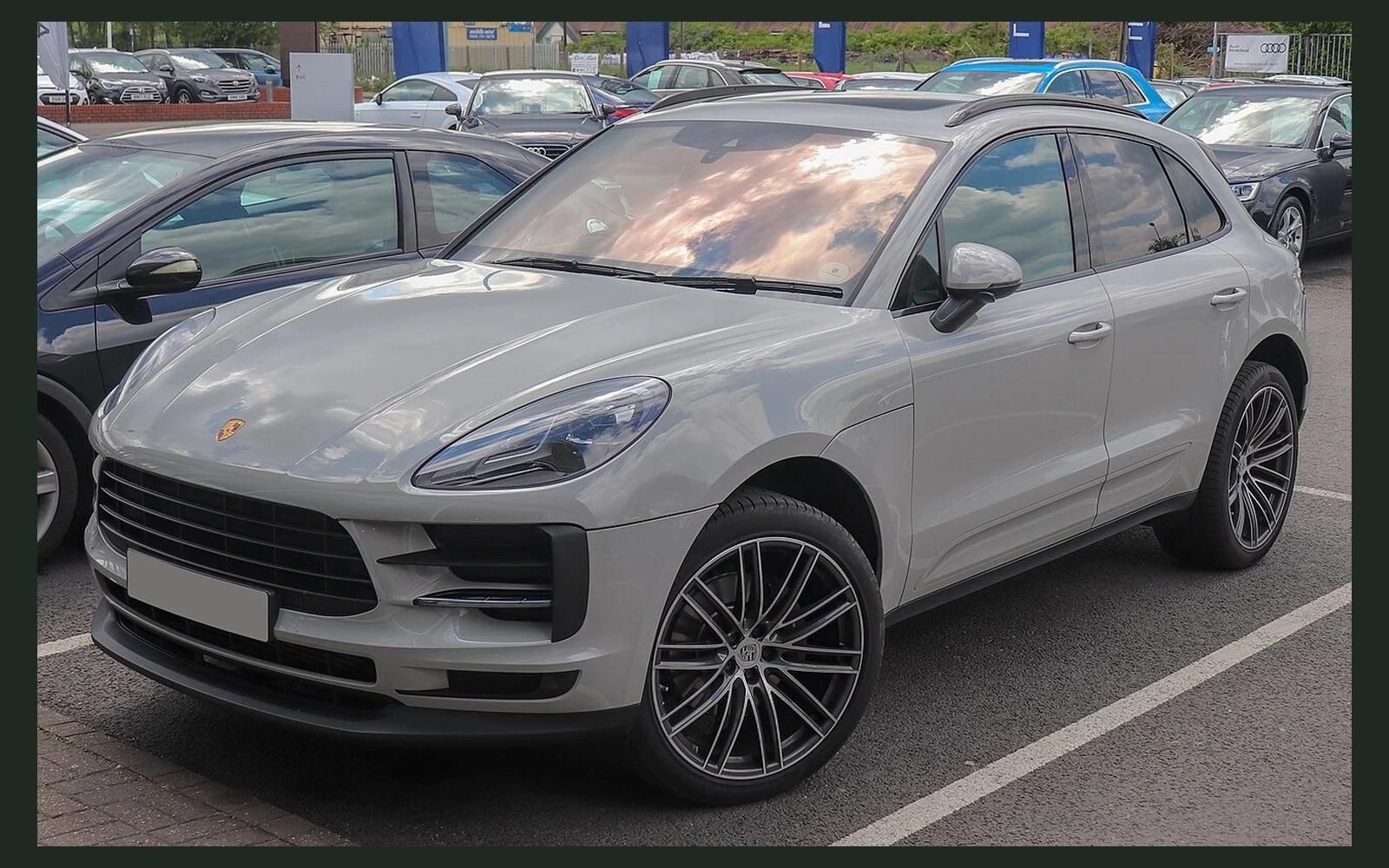Фото модели Porsche Macan