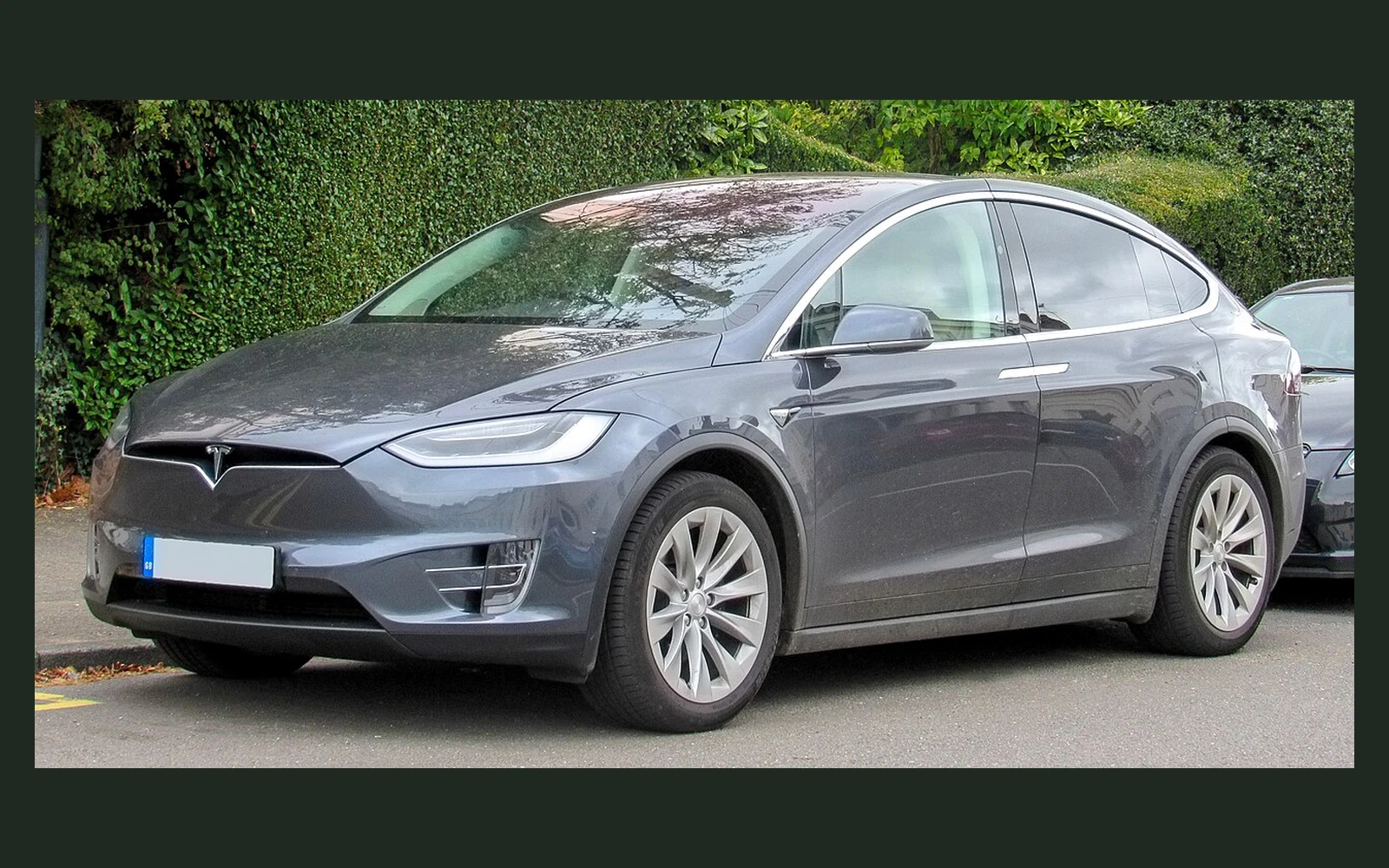 Фото модели Tesla Model X