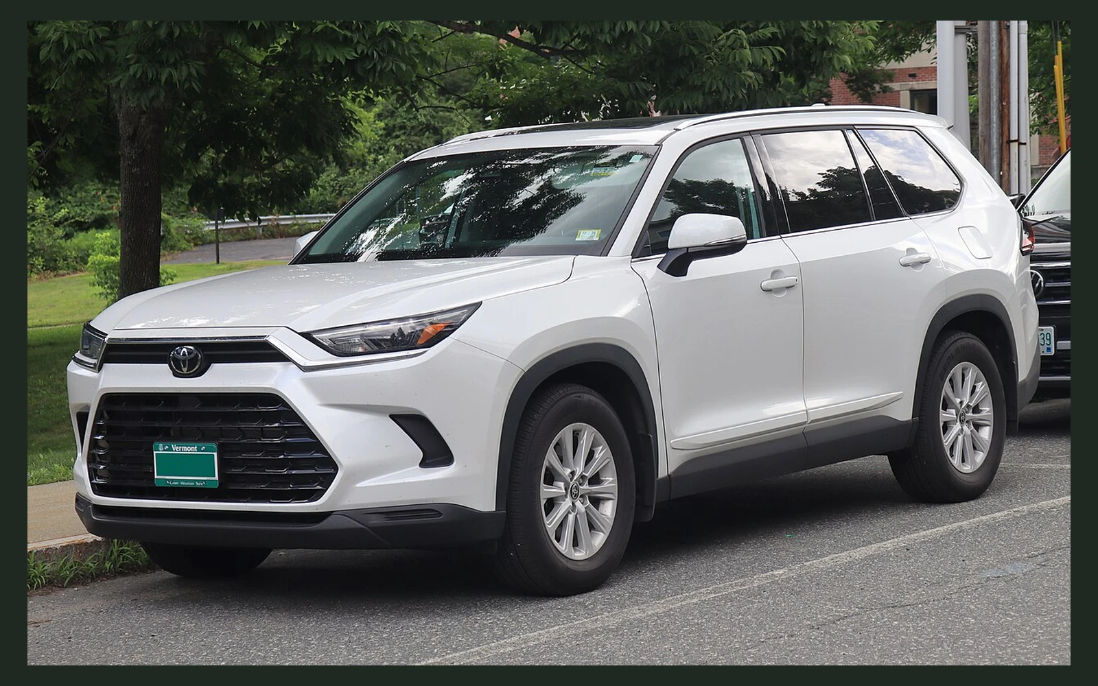 Фото модели Toyota Grand Highlander