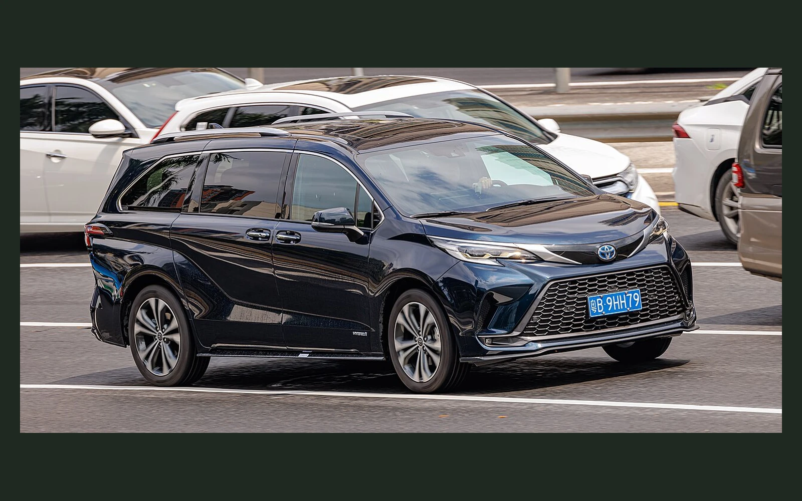 Фото модели Toyota Granvia