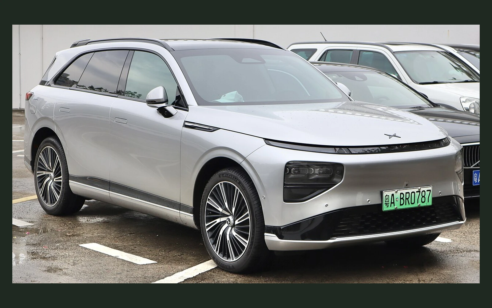 Фото модели Xpeng G9